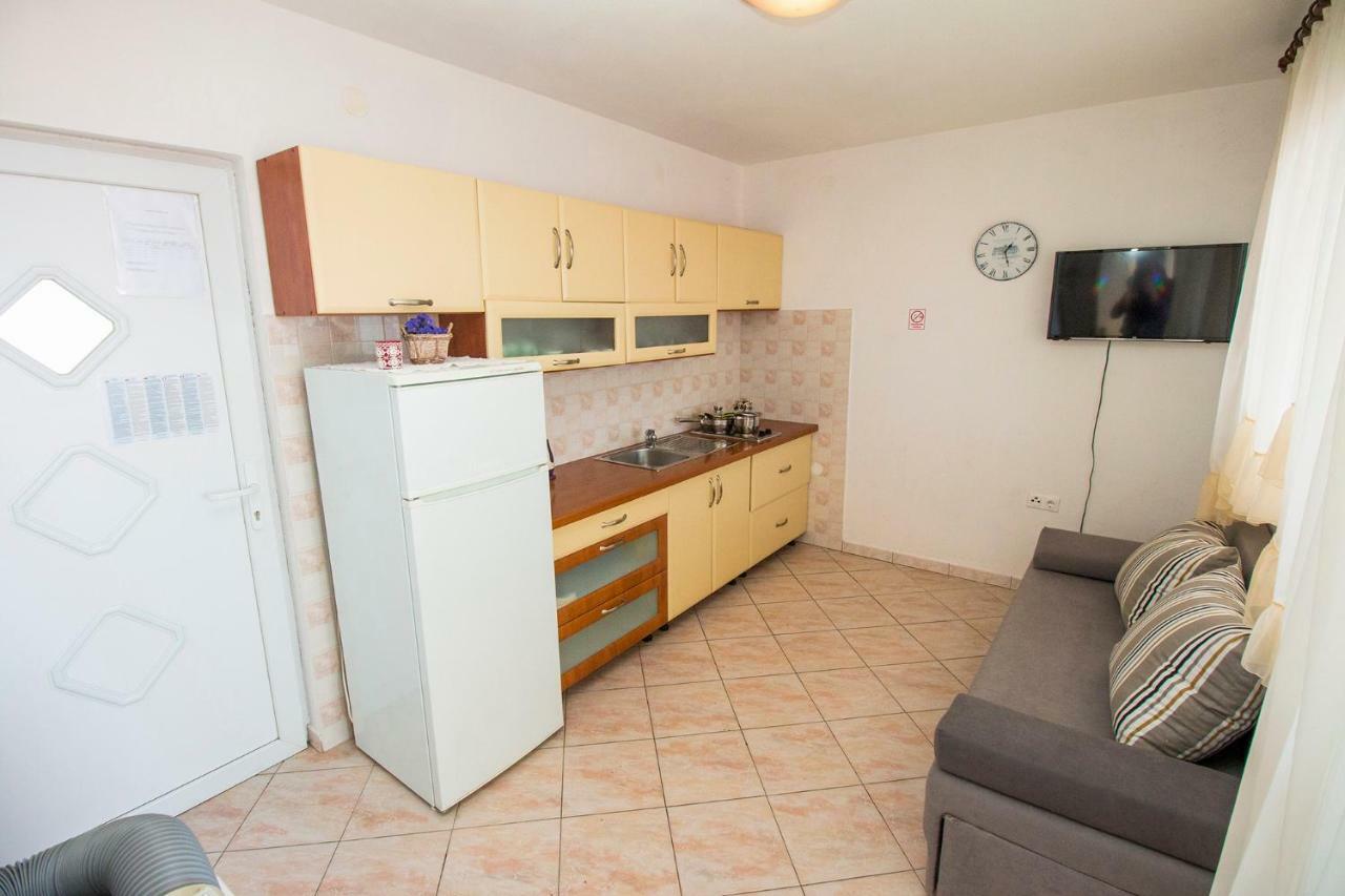 Apartments Pivac - Lokva Rogoznica Esterno foto